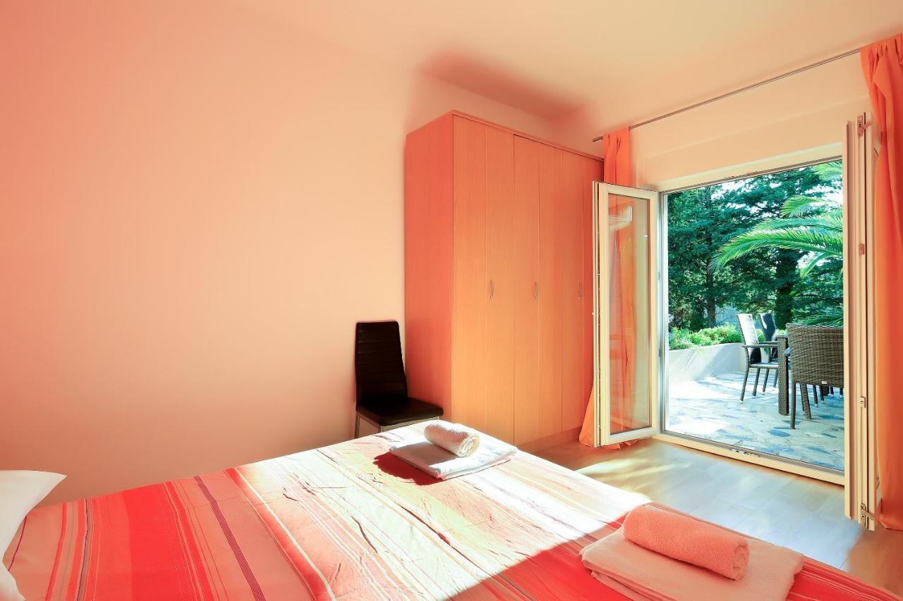 Apartments Lola 诺瓦利娅 外观 照片