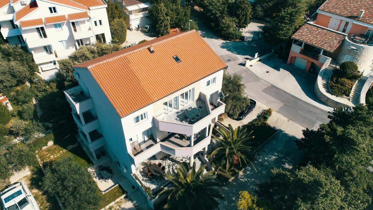 Apartments Lola 诺瓦利娅 外观 照片
